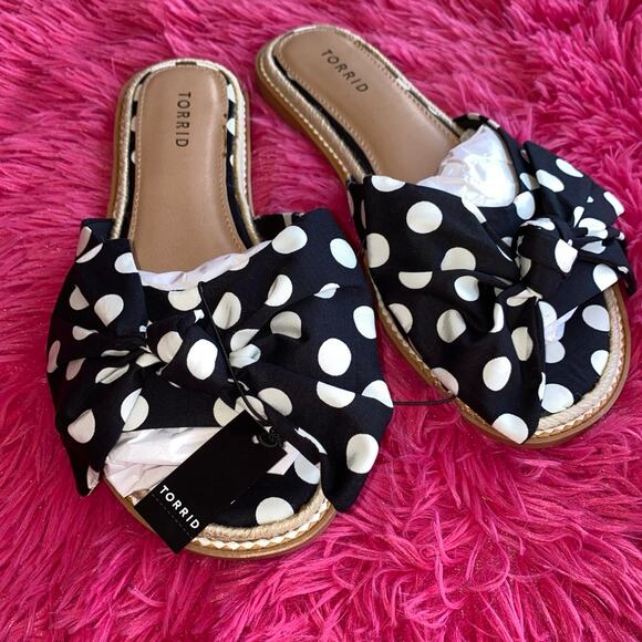 Torrid Black White Polka Dot Bow‎ ESP Slide Size US 10WW - Picture 1 of 3